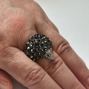 Authentic nOir Hedgehog Crystal Ring Rare Retired size 7
